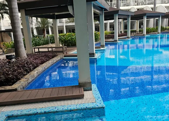 Cozy 1br Balcony Pool View With Wifi & Netflix Near Moa And Naia Airport Manila